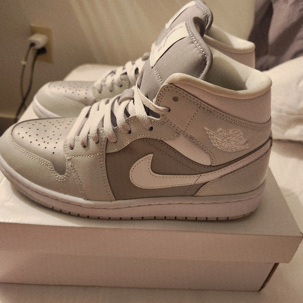 Women's Air Jordan 1 MID. Photon Dust/White. Size 8.5
